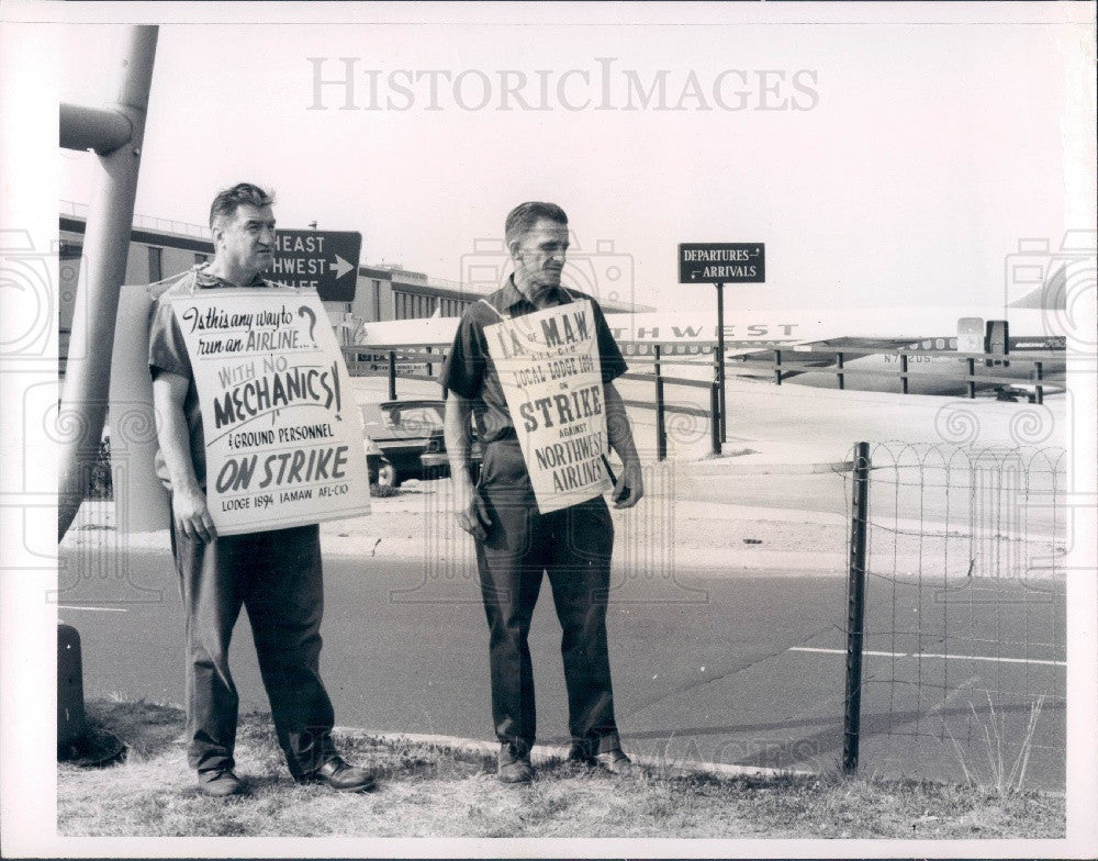 1966 New York Kennedy Intl Airport Northwest Airlines Strike Press Photo - Historic Images