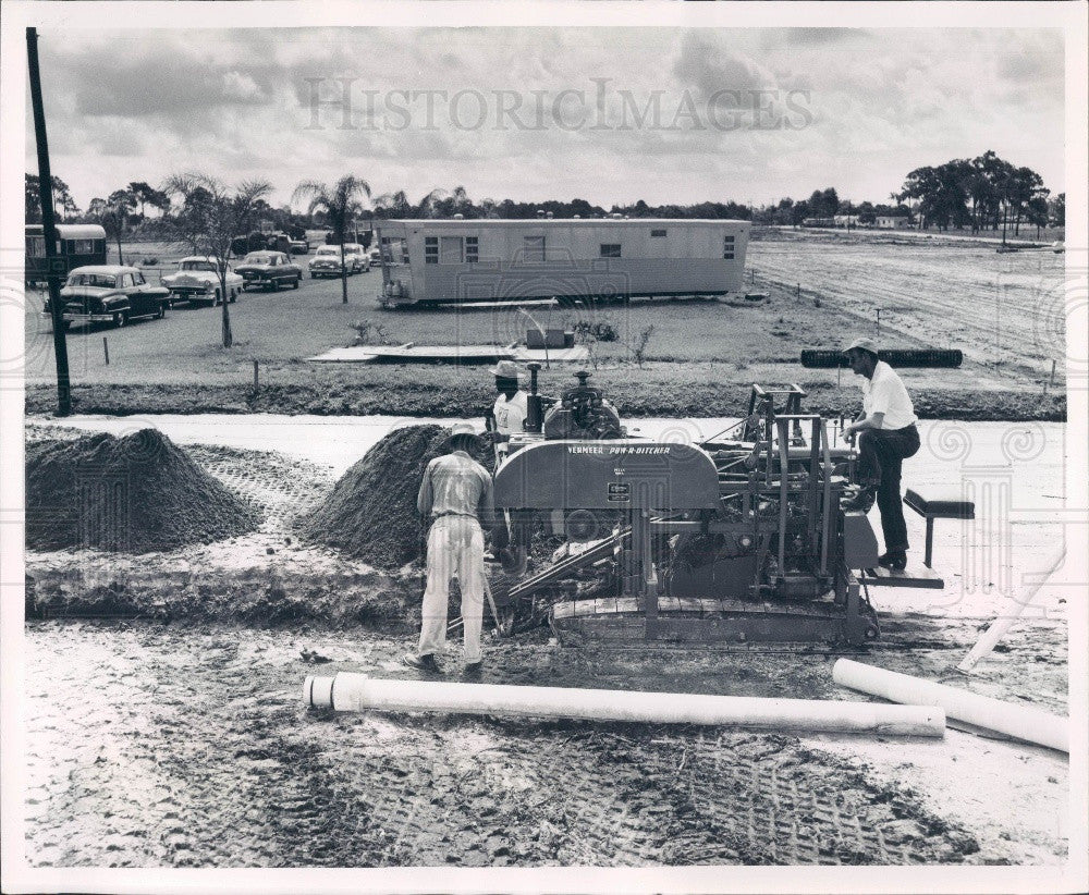 Undated Bradenton Florida Trailer Estates Water Installation Press Photo - Historic Images