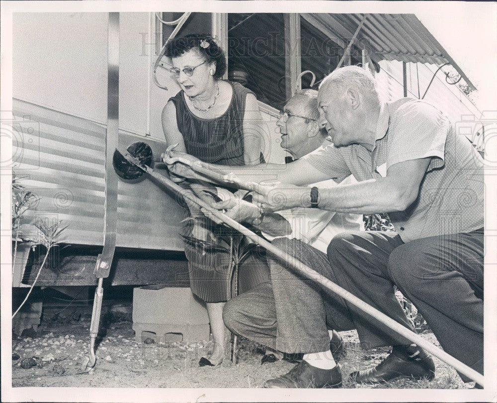 1961 Mobile Home Tie-Down for Hurricanes Inventor Carl Kemp Press Photo - Historic Images