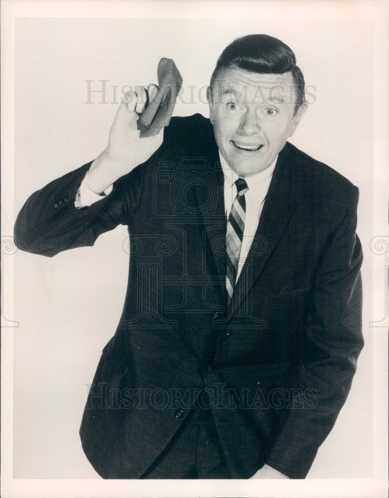 1962 TV Game Show Host Bob Kennedy of Window Shopping Press Photo - Historic Images