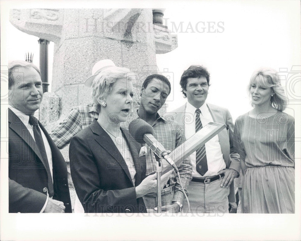 Undated Hollywood Real People cast Press Photo - Historic Images