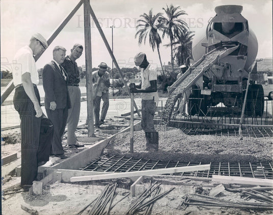 1962 Sarasota Florida Trail National Bank Vault Construction Press Photo - Historic Images