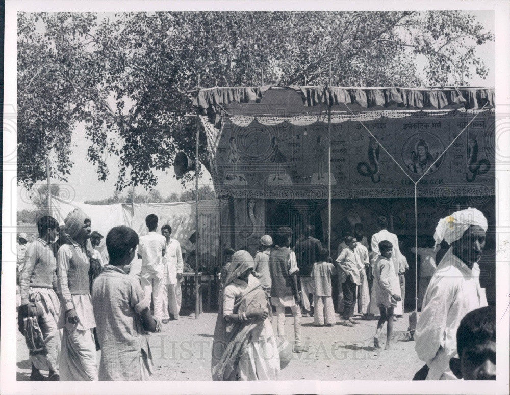 1966 New Delhi India Mela Festival Side Show w/ Electric Girl Press Photo - Historic Images