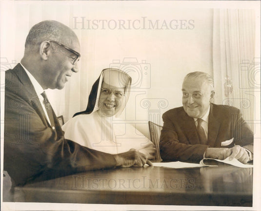 1966 President Florida Colleges R Moore/Sister M Dorothy/Dr D Delo Press Photo - Historic Images
