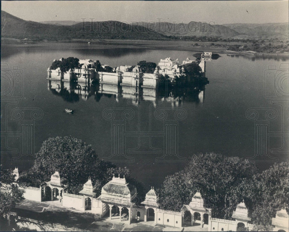 Undated Udaipur India Lake Pichola Lake Palace Press Photo - Historic Images