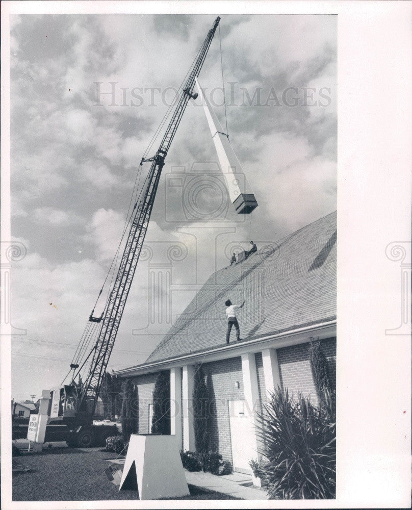 1971 St. Petersburg Central Christian Church Steeple Raising Press Photo - Historic Images