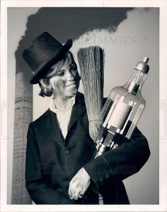 1969 Baytheon Company Automatic Chimney Sweep Press Photo - Historic Images