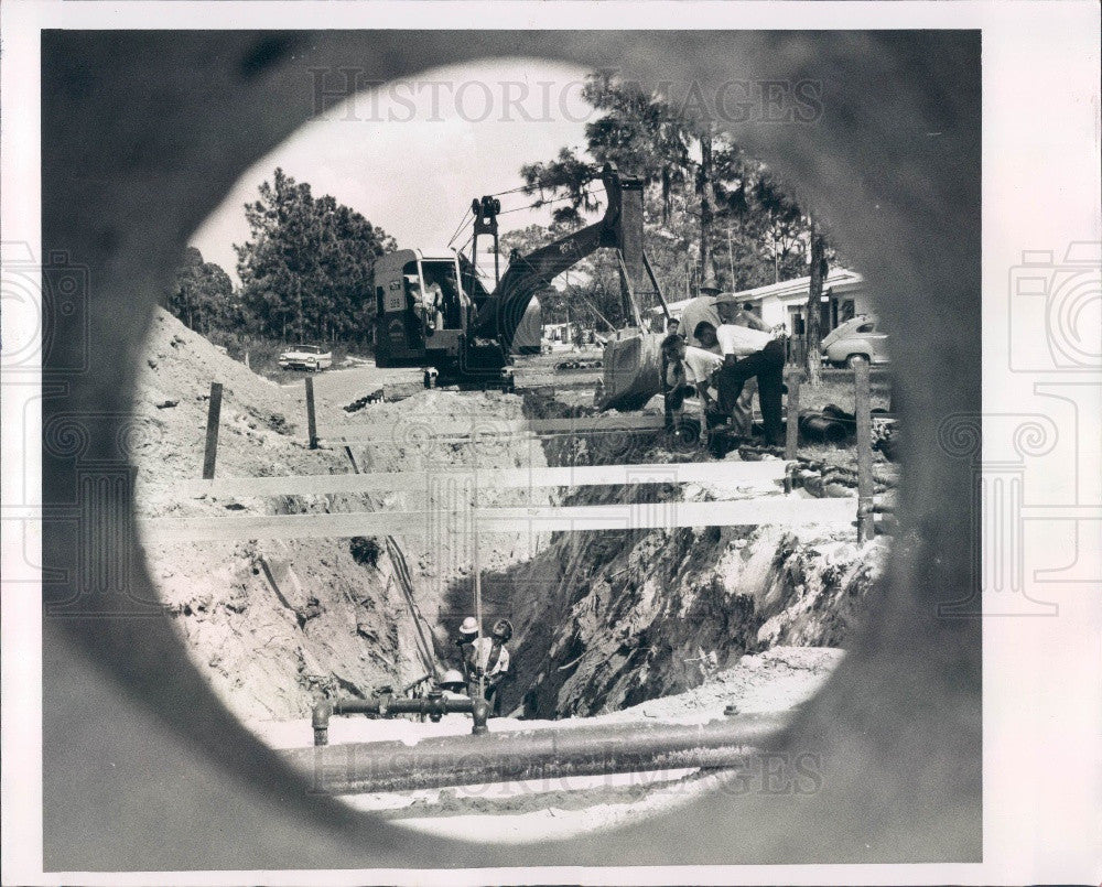 1959 Pinellas Park Florida Installing Sewers Press Photo - Historic Images