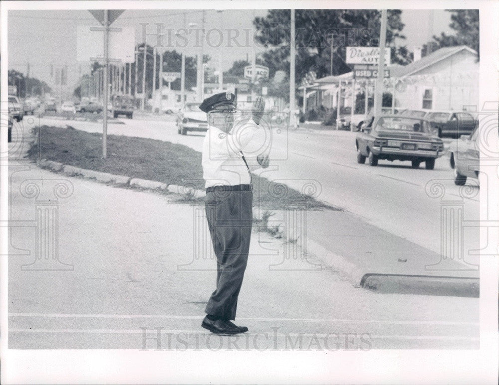 1969 Pinellas Park Florida Police Direct Traffic Press Photo - Historic Images