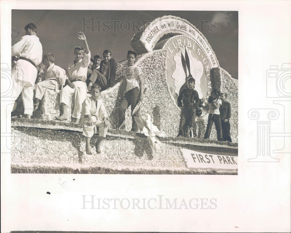 1961 Pinellas Park Florida Parade w/ Boys Club Float Press Photo - Historic Images