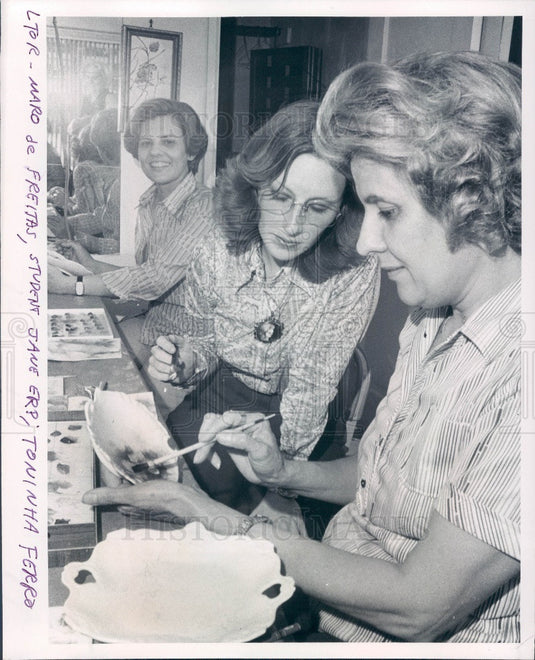 1977 St. Petersburg Florida China Painters Guild Freitas & Ferro Press Photo - Historic Images