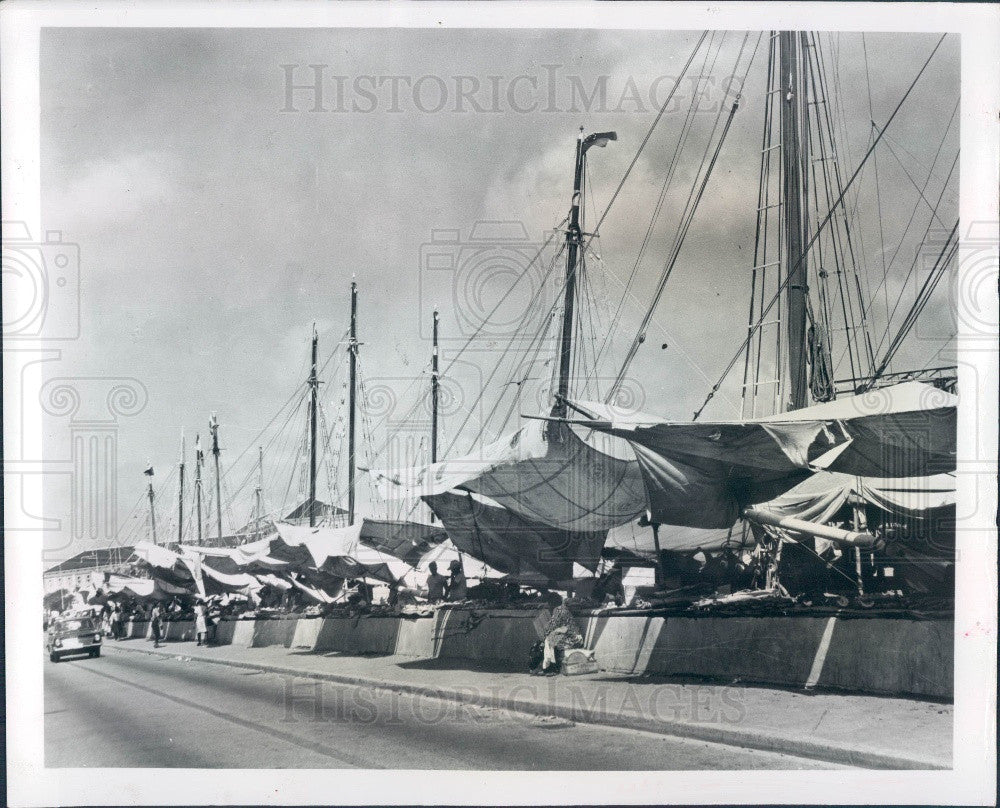 1970 Caribbean Willemstad Curacao Floating Schooner Market Press Photo - Historic Images