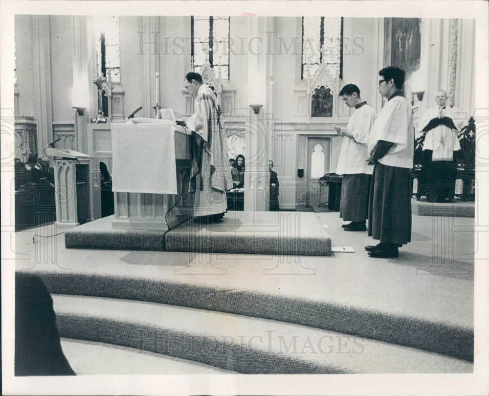 1968 San Francisco CA Chinese New Year Mass Father Joseph Wong Press Photo - Historic Images