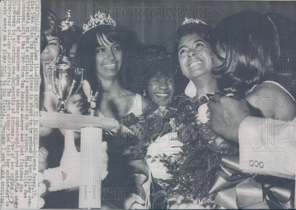 1966 Miss Tan America Dolores Evans Press Photo - Historic Images