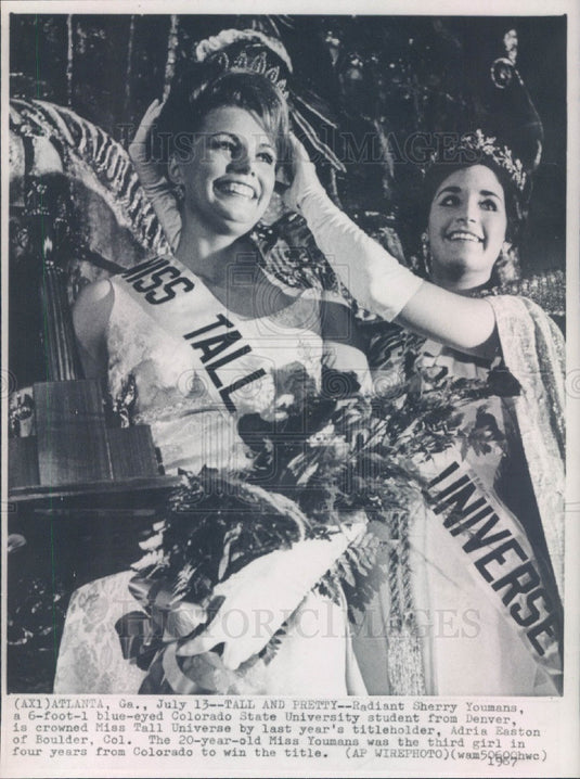 1967 Miss Tall Universe Sherry Youmans & Adria Easton Press Photo - Historic Images