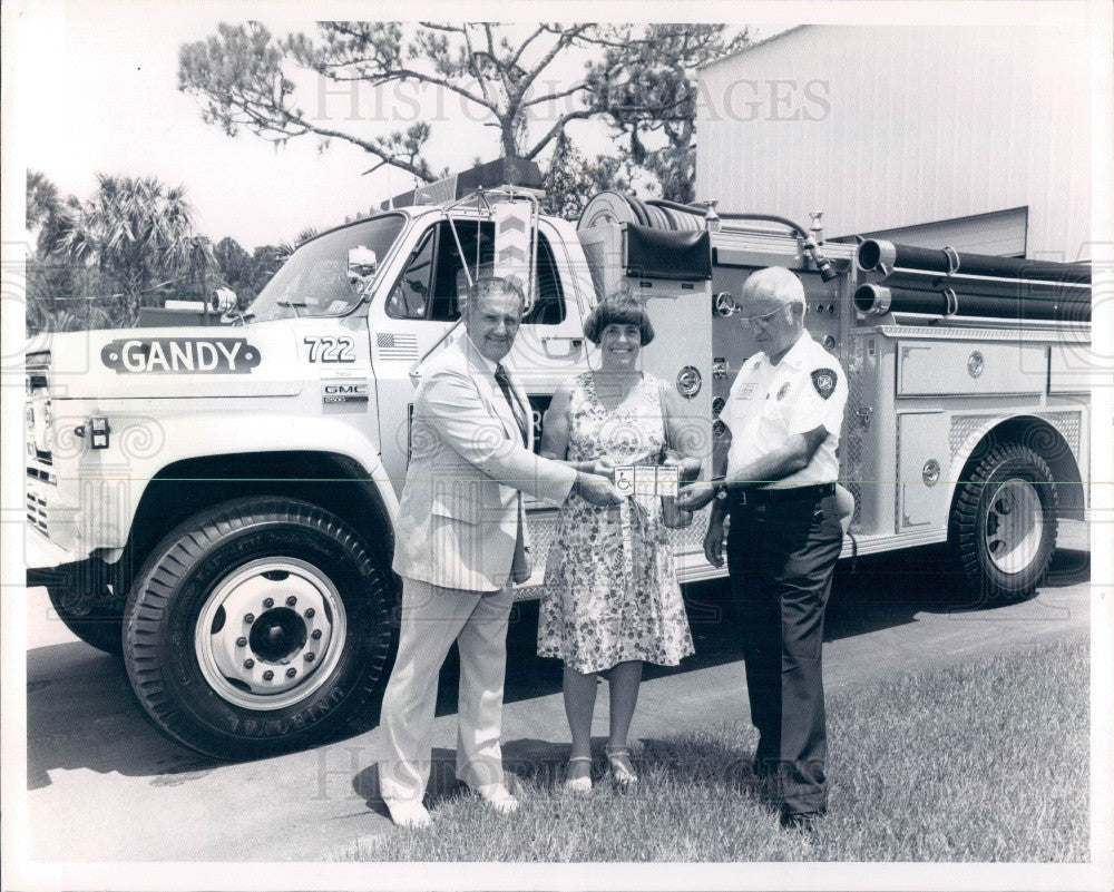 1978 Gandy Florida Mayor Corinne Freeman &amp; Fire Chief Don Davitt Press Photo - Historic Images
