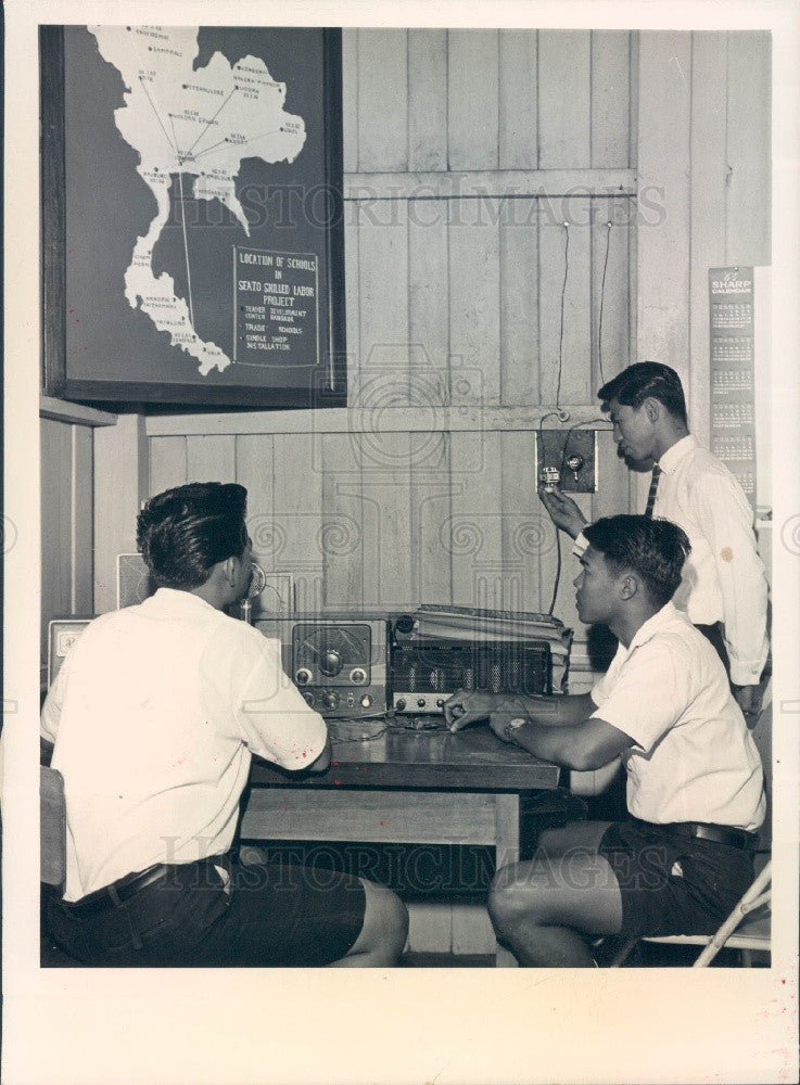 1964 Bangkok China SEATO Vocational School Amateur Radio Training Press Photo - Historic Images