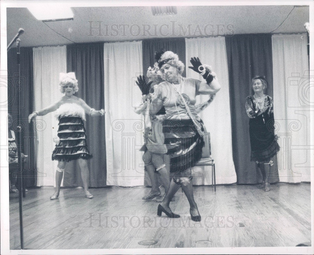 1980 Vaudeville Entertainers Flo Oros and the Charleston Girls Press Photo - Historic Images