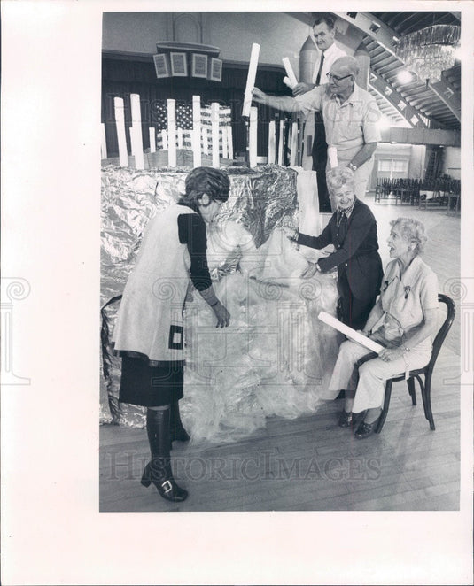 1971 St Petersburg FL Children's Hospital Guild Charity Ball Cake Press Photo - Historic Images