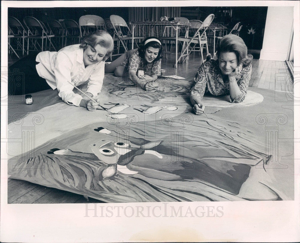 1965 St. Petersburg, Florida Charity Ball Decorations Committee Press Photo - Historic Images