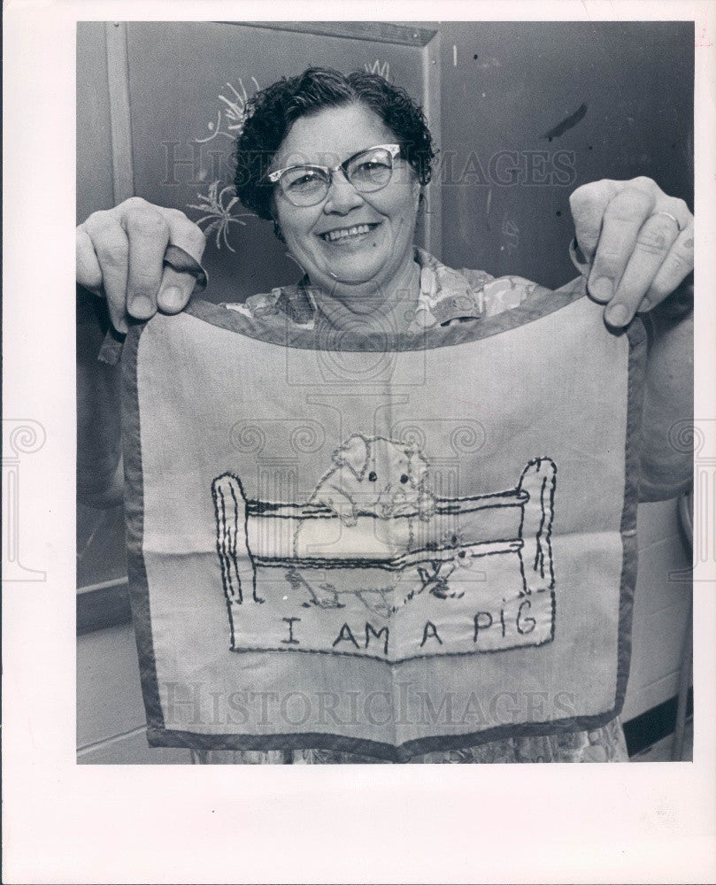 1966 Pinellas Park, Florida Dieteers Club Piggy Bib Press Photo - Historic Images