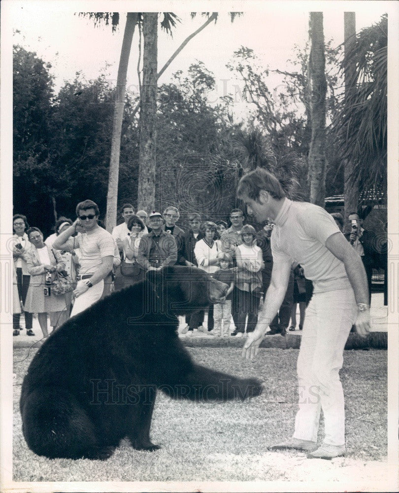 1968 Hollywood TV Star Bear Gentle Ben w/ Trainer Vern DeBord Press Photo - Historic Images