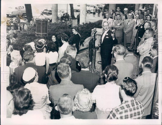 1954 Empire Studios Empire Theater Group Press Photo - Historic Images