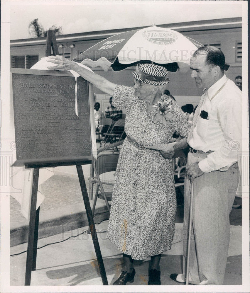 1954 St. Petersburg, Florida Wildwood Park Pool Donor Jennie Hall Press Photo - Historic Images