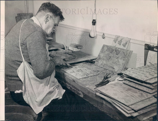 1943 Wood Carver William Benjamin Press Photo - Historic Images
