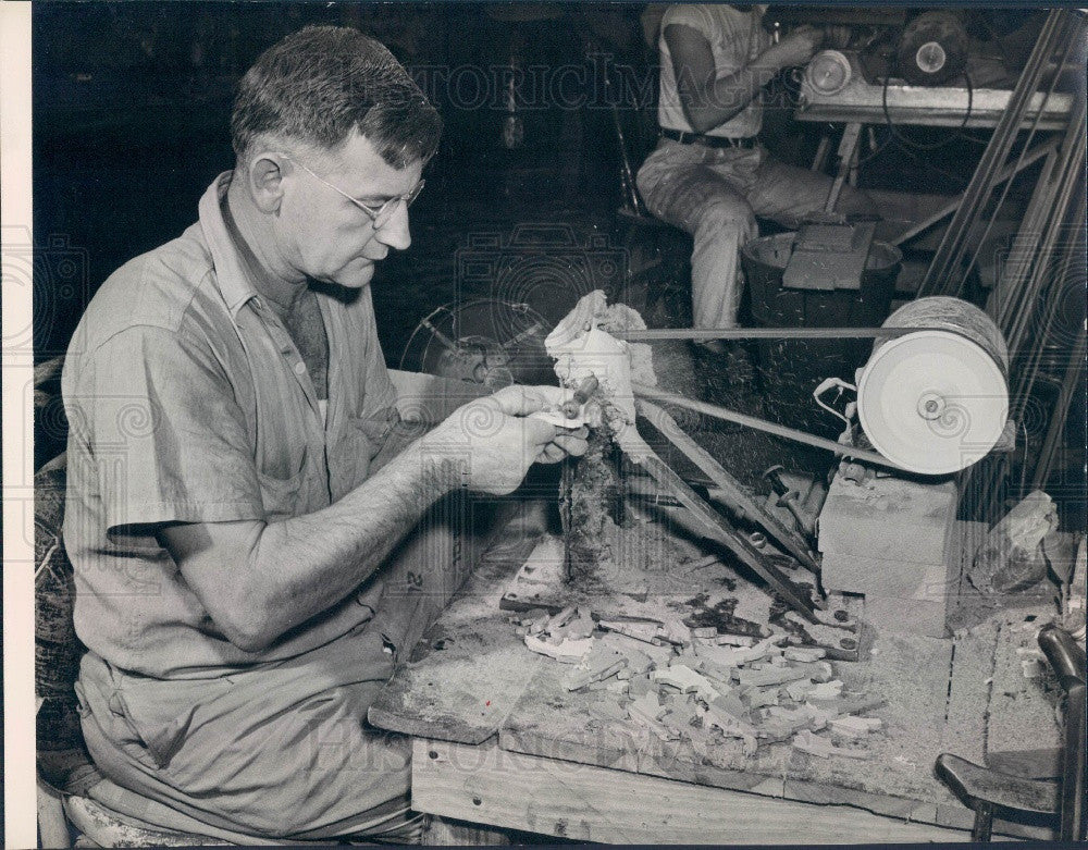 1943 Wood Carver A. S. Baker Press Photo - Historic Images