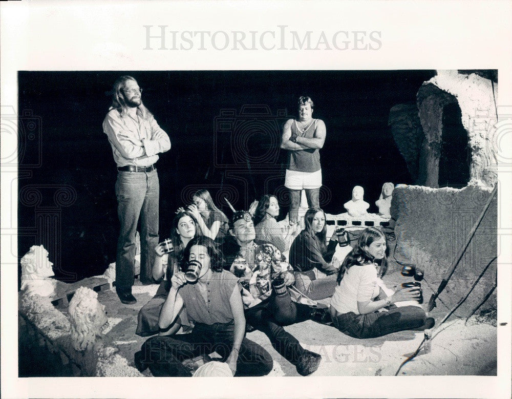 1978 Zephyrhills Florida Warlock Lewis Van Dercarr w/ his Followers Press Photo - Historic Images