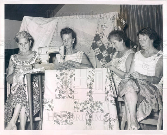 1966 Jasmine Lake Florida Woman's Club Makes Lap Robes Press Photo - Historic Images