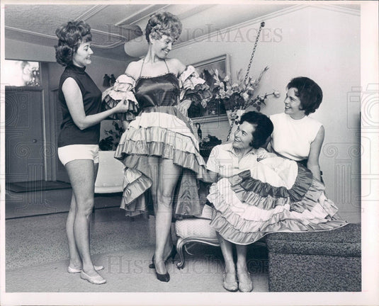 1965 Gulf Beach Florida Woman's Club Mardi Gras Ball Press Photo - Historic Images