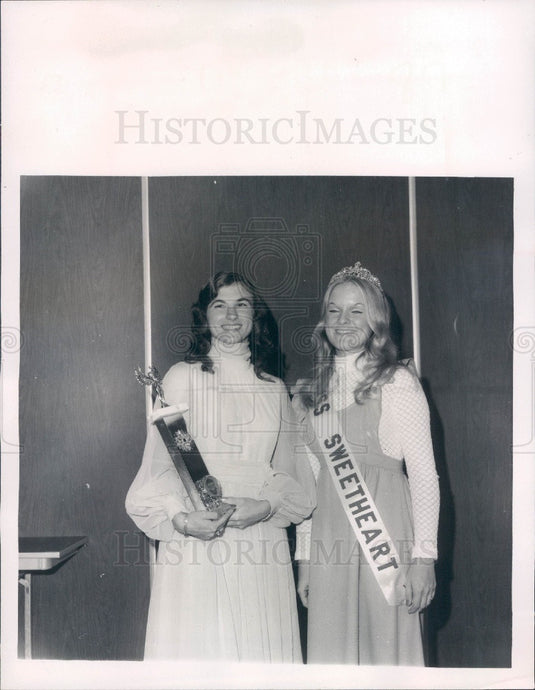 1974 Tampa, Florida Miss Sweetheart Erin Hanahan & Vicki Thomassen Press Photo - Historic Images