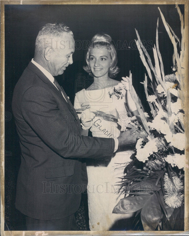 1963 FL Miss Gladioli Kathy Malt &amp; Lee County Commissioner Hastings Press Photo - Historic Images