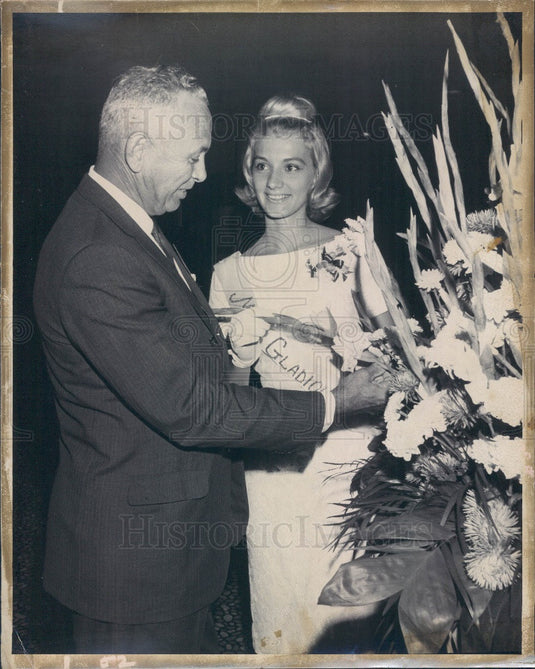1963 FL Miss Gladioli Kathy Malt & Lee County Commissioner Hastings Press Photo - Historic Images