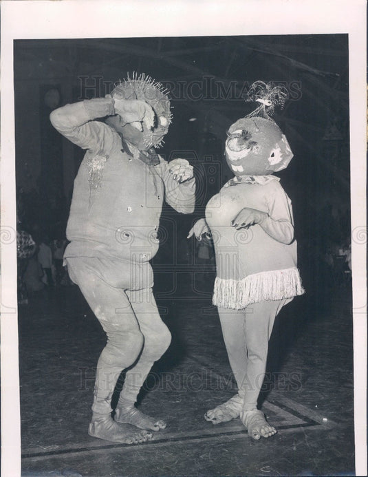 1960 Sarasota, Florida Beaux Arts Ball Mr & Mrs Carroll Brye Press Photo - Historic Images