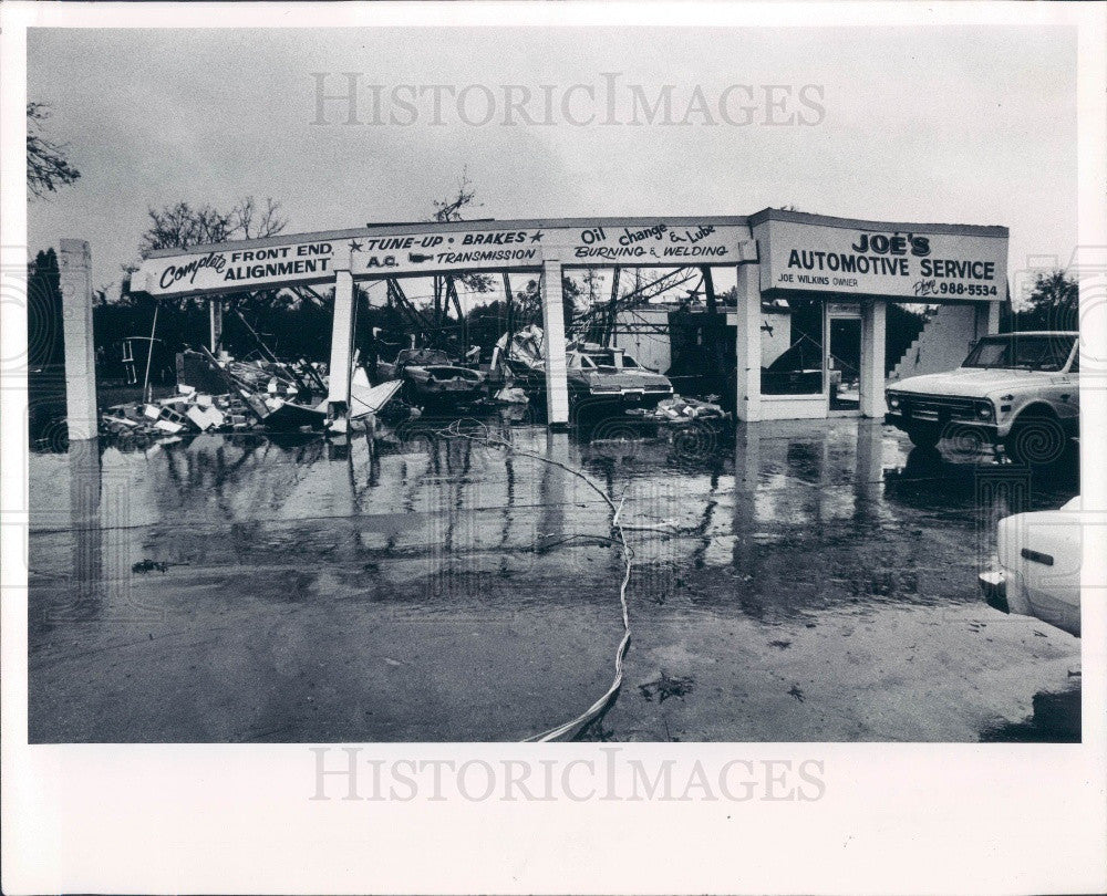 1979 Tampa, Florida Joe&#39;s Automotive Service Tornado Damage Press Photo - Historic Images