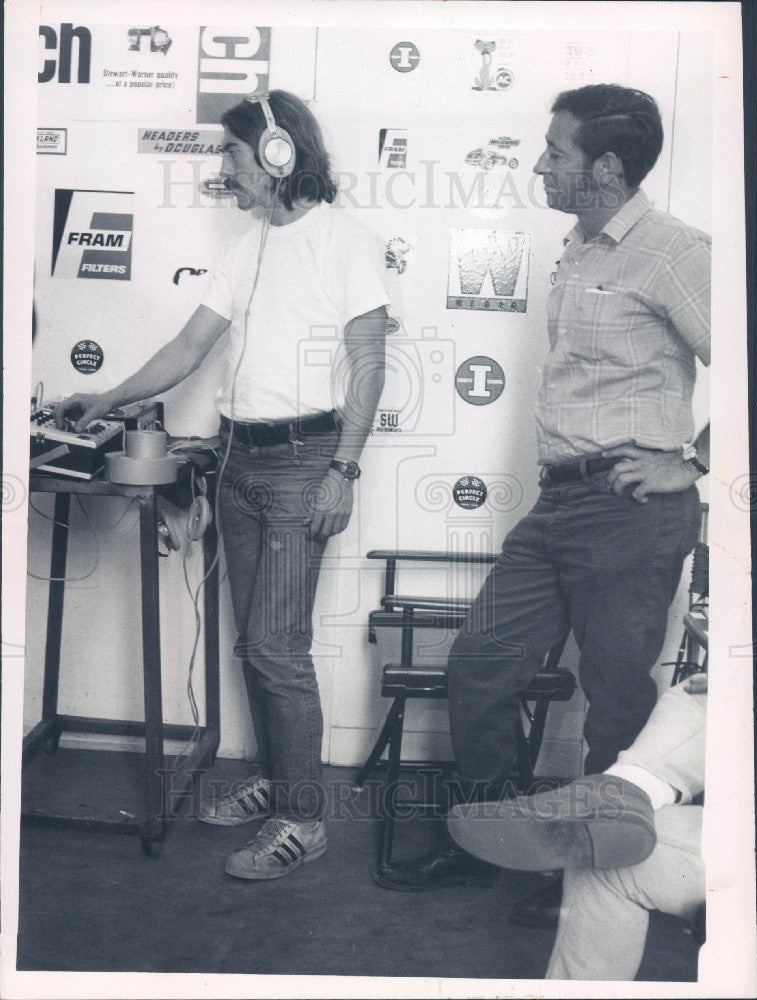 1971 St. Petersburg, Florida Speed Specialties &amp; Crew of Movie Jump Press Photo - Historic Images