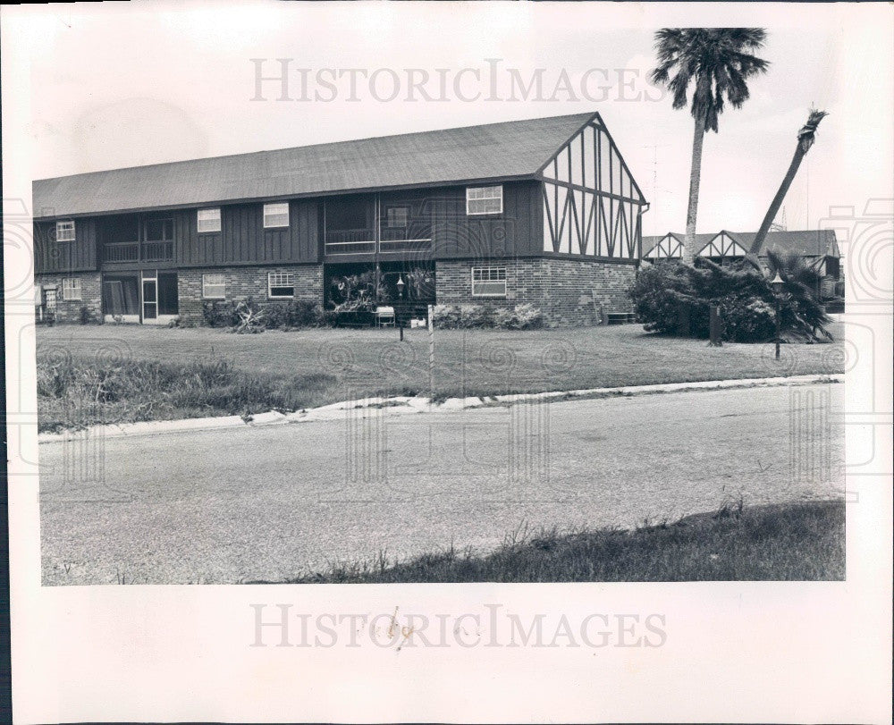 1974 St. Petersburg, Florida Camelot Apartments Press Photo - Historic Images