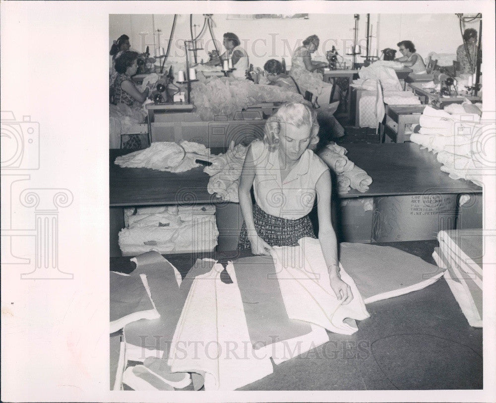 1956 St. Petersburg, Florida Carousel Fabrics Press Photo - Historic Images