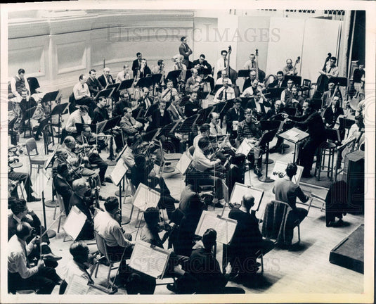 Undated London Symphony Orchestra & Conductor Istvan Kertesz Press Photo - Historic Images