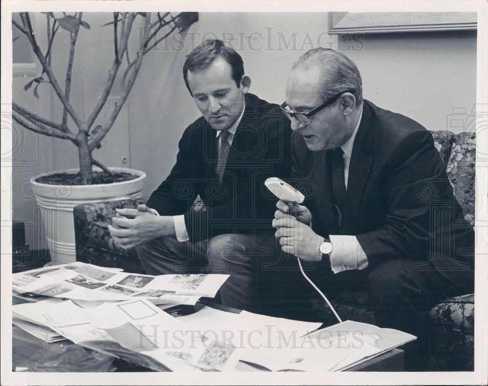 1966 London Symphony Orchestra Concertmaster John Georgiadis Press Photo - Historic Images