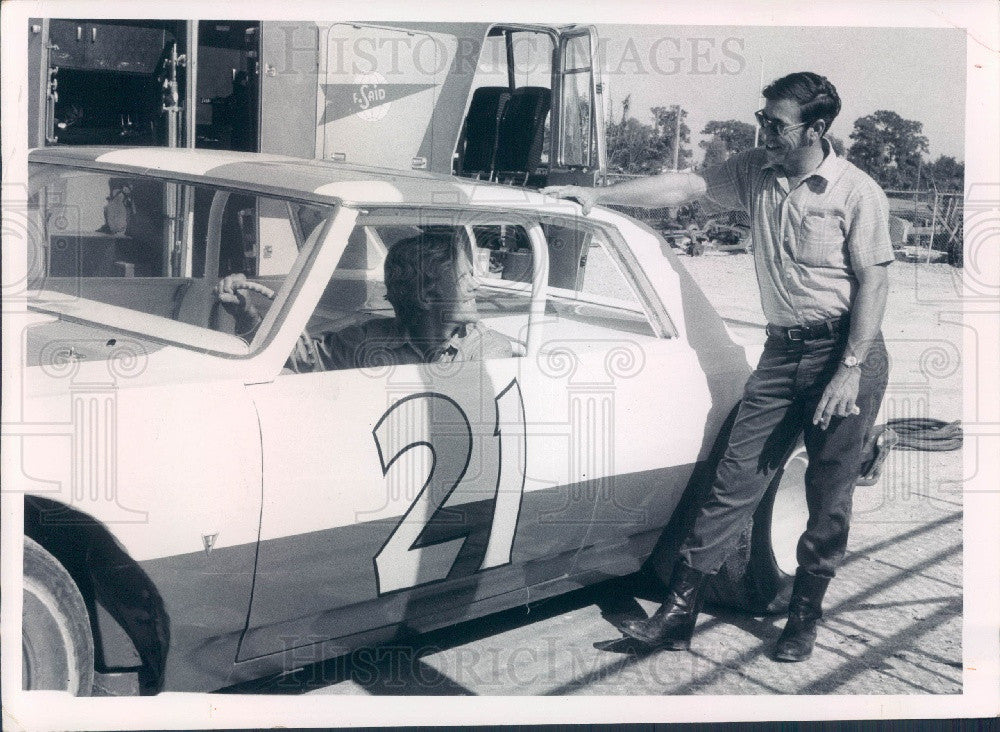 1971 Hollywood Actor Tom Ligon &amp; Racecar driver Jim Alvis Press Photo - Historic Images