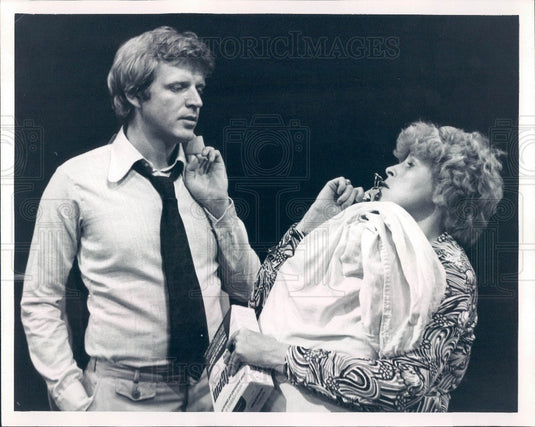 1974 Hollywood Actors David Rasche & Roberta Custer Press Photo - Historic Images