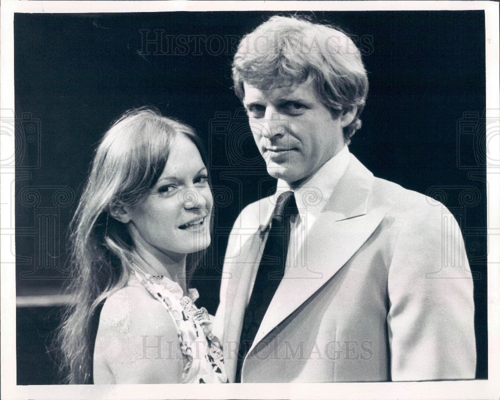 1974 Hollywood Actors Carolyn Gordon &amp; David Rasche Press Photo - Historic Images