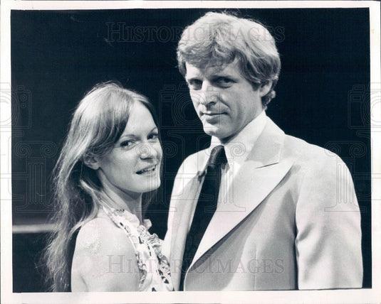 1974 Hollywood Actors Carolyn Gordon & David Rasche Press Photo - Historic Images