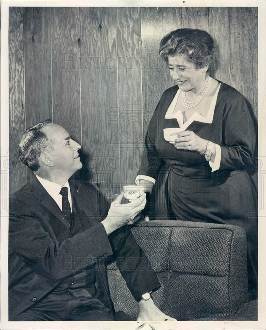1962 Hollywood Actors Gertrude Berg & Barnard Hughes Press Photo - Historic Images