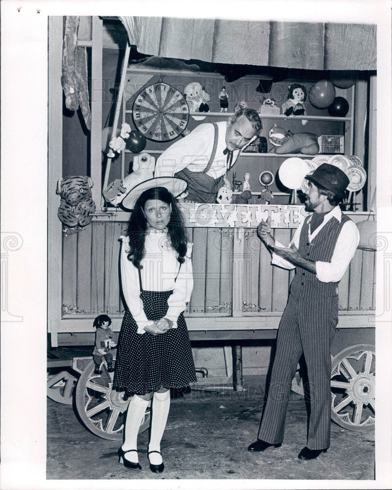 1974 Sarasota Florida Golden Apple Dinner Theatre Carnival Scene Press Photo - Historic Images