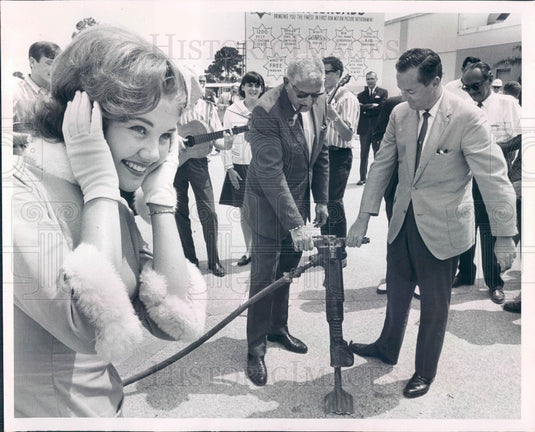 1965 St Petersburg Florida Crossroads Theater & Miss St Petersburg Press Photo - Historic Images